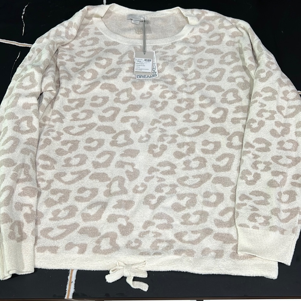 NWT: Barefoot dreams top